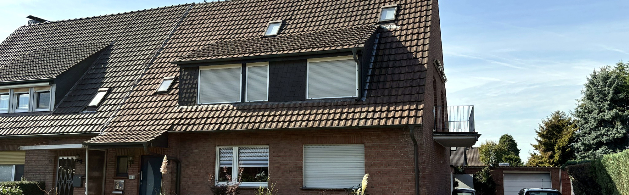 WOHNEN IM GRÜNEN: HELLE WOHNUNG MIT GROSSEM BALKON
