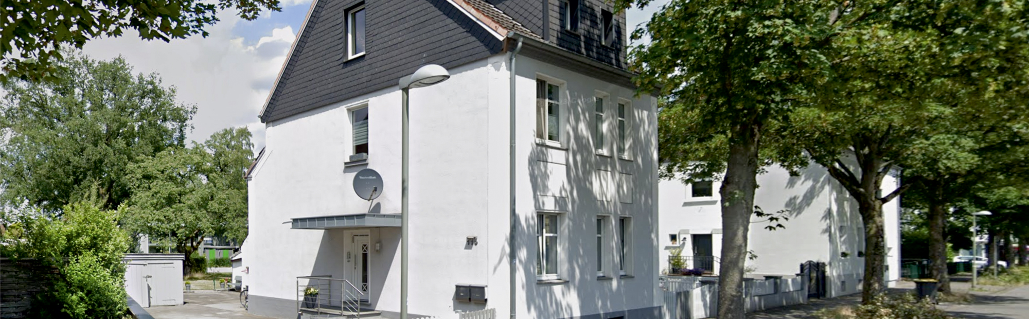 Klassischer Altbau - Zweifamilienhaus mit angrenzendem Baugrundstück